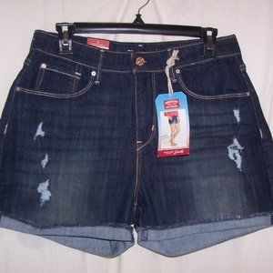Levis shorts size 10